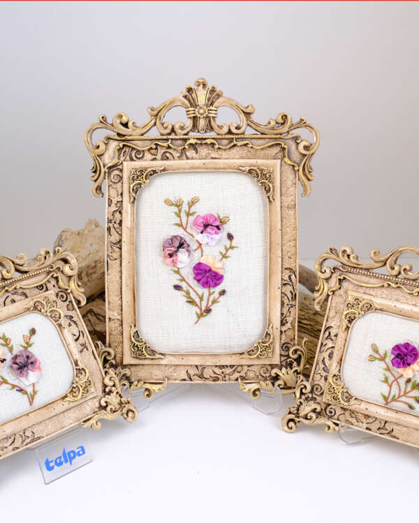 Vintage İşlemeli Dekoratif Çerçeve